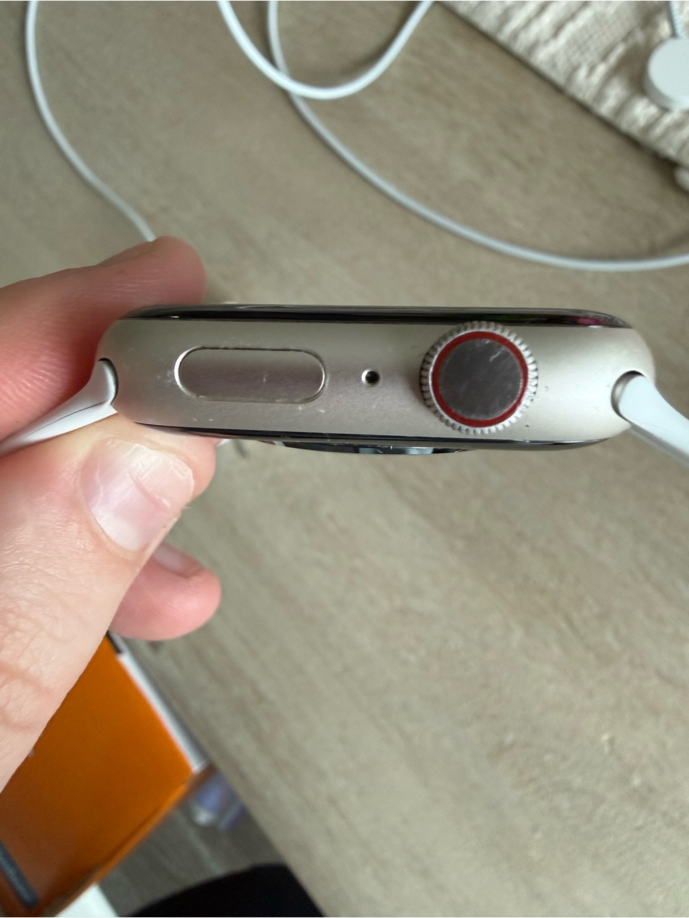 Apple Watch Series 8 Cellular - Picture 2 of 8